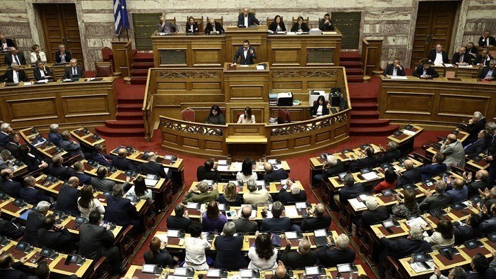 Ψήφος εμπιστοσύνης στην κυβέρνηση από 153 βουλευτές