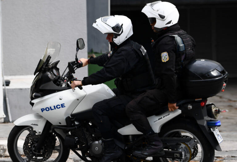 Επίθεση σε αστυνομικούς στο κέντρο της Αθήνας