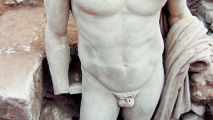 Αυτός είναι ο λόγος που τα αρχαία ανδρικά αγάλματα έχουν (συνήθως) μικρά μόρια Αυτός είναι ο λόγος που τα αρχαία ανδρικά αγάλματα έχουν (συνήθως) μικρά μόρια