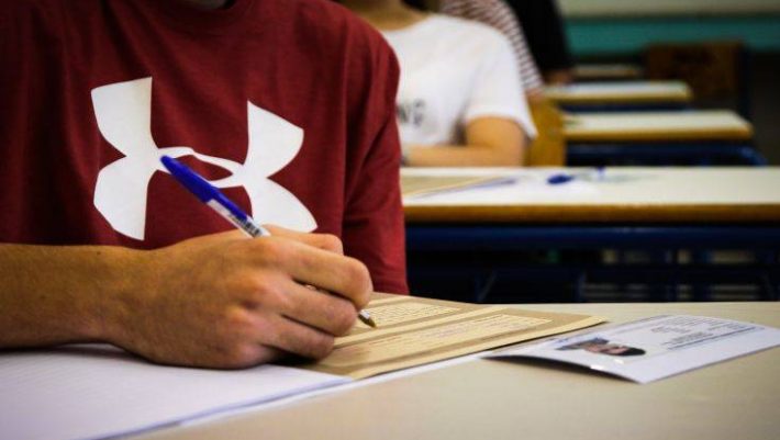 Τι πρέπει να τρώνε τα παιδιά όσο διαβάζουν για τις Πανελλήνιες Τι πρέπει να τρώνε τα παιδιά όσο διαβάζουν για τις Πανελλήνιες