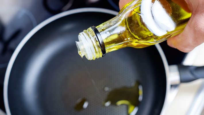 Τα τέσσερα λάθη που κάνετε στο μαγείρεμα και σας παχαίνουν Τα τέσσερα λάθη που κάνετε στο μαγείρεμα και σας παχαίνουν