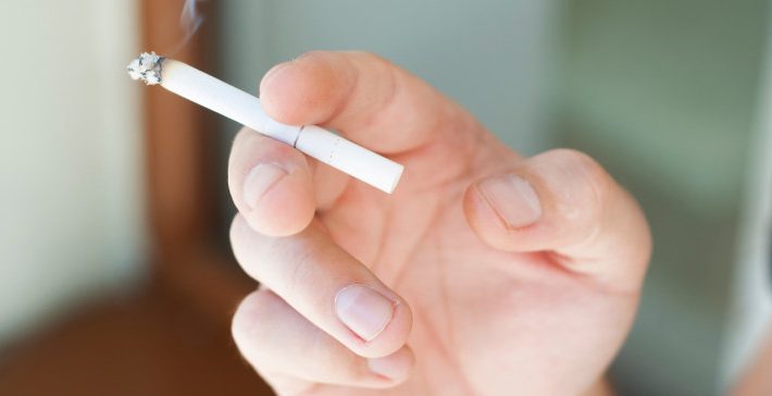 Τα άφιλτρα τσιγάρα διπλασιάζουν τον κίνδυνο θανάτου από καρκίνο των πνευμόνων Τα άφιλτρα τσιγάρα διπλασιάζουν τον κίνδυνο θανάτου από καρκίνο των πνευμόνων