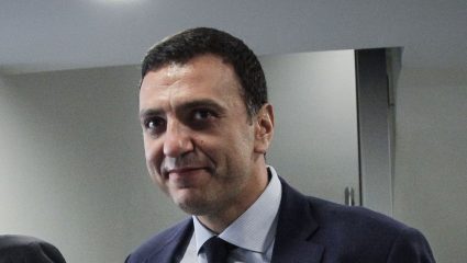 H απίστευτη φωτογραφία του Βασίλη Κικίλια μέσα στο εκλογικό κέντρο H απίστευτη φωτογραφία του Βασίλη Κικίλια μέσα στο εκλογικό κέντρο