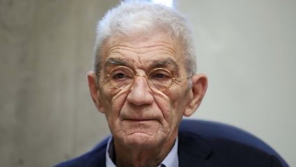 Μπουτάρης: «Τελείωσα, ήρθε η ώρα να ασχοληθώ με τη γυναίκα μου» Μπουτάρης: «Τελείωσα, ήρθε η ώρα να ασχοληθώ με τη γυναίκα μου»