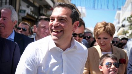 Είδαν τον Τσίπρα και έτρεξαν να γίνουν μέλη Είδαν τον Τσίπρα και έτρεξαν να γίνουν μέλη