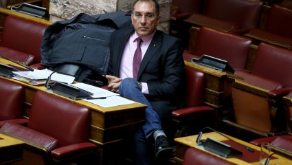 Έφαγε… «Πόρτα-Πόρτα» από τη ΝΔ Έφαγε… «Πόρτα-Πόρτα» από τη ΝΔ