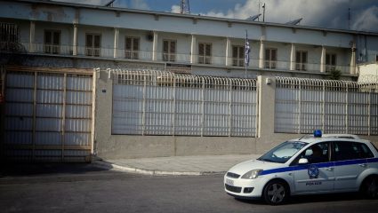 Συμπλοκή κρατουμένων στον Κορυδαλλό – Τρεις τραυματίες Συμπλοκή κρατουμένων στον Κορυδαλλό – Τρεις τραυματίες