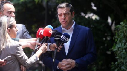 «Απειλή» Τσίπρα: «Όποιος βγει στον ΣΚΑΪ βγαίνει και από τα ψηφοδέλτια!» «Απειλή» Τσίπρα: «Όποιος βγει στον ΣΚΑΪ βγαίνει και από τα ψηφοδέλτια!»
