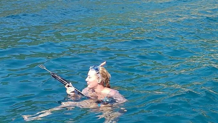 Τι ψαρεύει γνωστή δημοσιογράφος του Alpha; Τι ψαρεύει γνωστή δημοσιογράφος του Alpha;