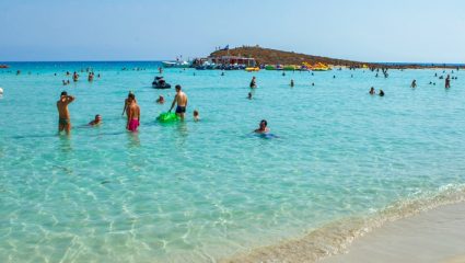 Θα χάσουν τα μπάνια τους οι Βουλευτές; Θα χάσουν τα μπάνια τους οι Βουλευτές;