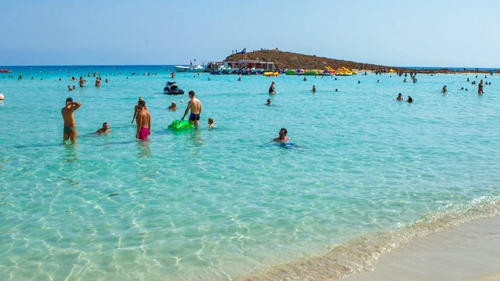 Θα χάσουν τα μπάνια τους οι Βουλευτές; Θα χάσουν τα μπάνια τους οι Βουλευτές;