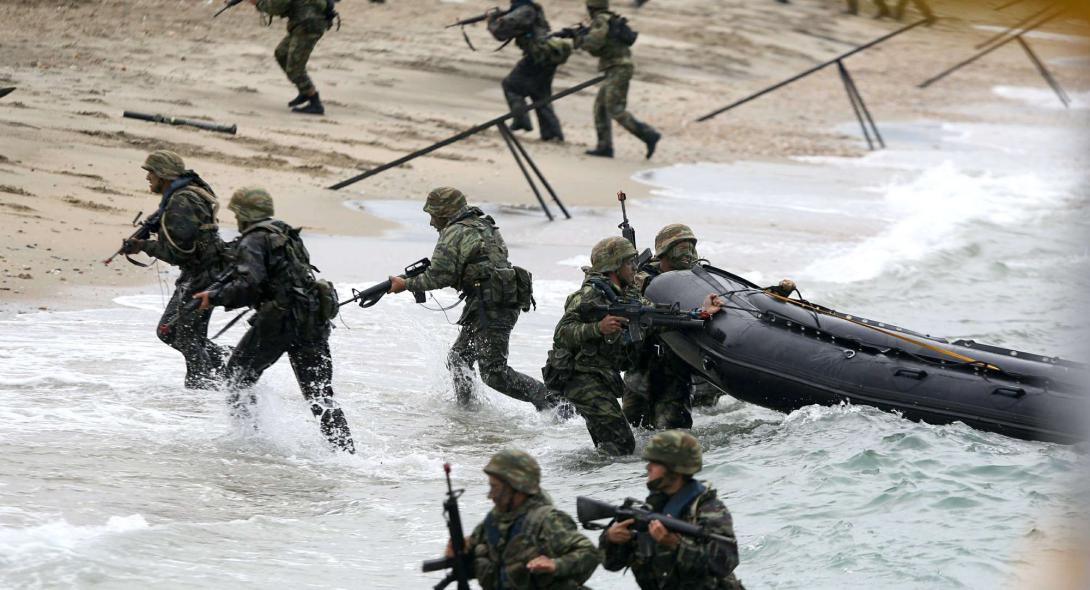Οι ισχυρότεροι στρατοί στον κόσμο: Τι διαφορά έχουν Ελλάδα και Τουρκία
