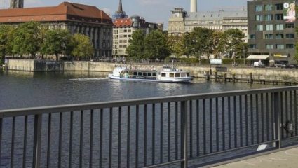 Απίθανο περιστατικό: Άνδρας ούρησε σε γέφυρα και προκάλεσε τετραπλό τραυματισμό Απίθανο περιστατικό: Άνδρας ούρησε σε γέφυρα και προκάλεσε τετραπλό τραυματισμό