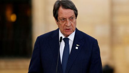Εσπευσμένα στο νοσοκομείο ο Νίκος Αναστασιάδης Εσπευσμένα στο νοσοκομείο ο Νίκος Αναστασιάδης