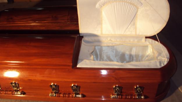 Διεκόπη κηδεία στην Κρήτη: Πάγωσαν οι συγγενείς μόλις άνοιξαν το φέρετρο