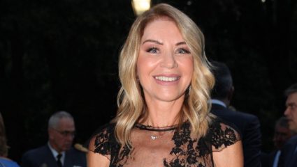 Η Σταη για την πολυσυζητημένη φωτό της με τον Κυριάκο Μητσοτάκη Η Σταη για την πολυσυζητημένη φωτό της με τον Κυριάκο Μητσοτάκη