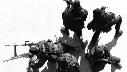 Πάνοπλοι μαυροντυμένοι αστυνομικοί: Πού θα χτυπήσουν οι «Μαύροι Πάνθηρες» της ΕΛ.ΑΣ. Πάνοπλοι μαυροντυμένοι αστυνομικοί: Πού θα χτυπήσουν οι «Μαύροι Πάνθηρες» της ΕΛ.ΑΣ.