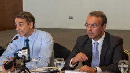 Το σχέδιο Σταϊκούρα για να καλυφθεί το κενό των 2,5 δισεκατομμυρίων Το σχέδιο Σταϊκούρα για να καλυφθεί το κενό των 2,5 δισεκατομμυρίων