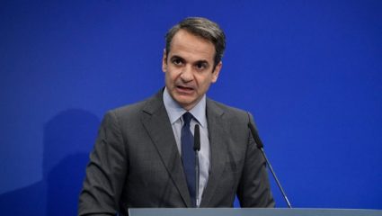 Η ατάκα Μητσοτάκη για το τσιγάρο στα μπουζούκια και η εξαίρεση του Βασίλη Καρρά Η ατάκα Μητσοτάκη για το τσιγάρο στα μπουζούκια και η εξαίρεση του Βασίλη Καρρά