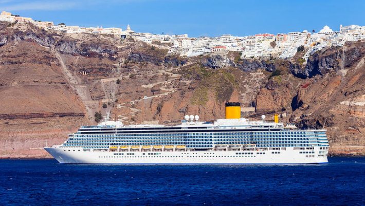 Η Σαντορίνη εκπέμπει SOS: Η ανατριχιαστική φωτό από το λιμάνι που δείχνει ότι ο υπερτουρισμός βουλιάζει το νησί (Pic) Η Σαντορίνη εκπέμπει SOS: Η ανατριχιαστική φωτό από το λιμάνι που δείχνει ότι ο υπερτουρισμός βουλιάζει το νησί (Pic)