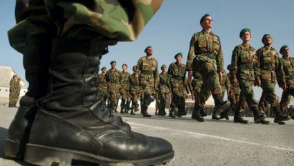 Έγινε και αυτό: Δεν φτάνουν τα άρβυλα στον στρατό Έγινε και αυτό: Δεν φτάνουν τα άρβυλα στον στρατό