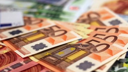 Έως 7.000 ευρώ αναδρομικά διεκδικούν οι συνταξιούχοι – Τι προβλέπει το Υπουργείο Εργασίας Έως 7.000 ευρώ αναδρομικά διεκδικούν οι συνταξιούχοι – Τι προβλέπει το Υπουργείο Εργασίας