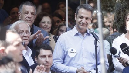 Γιατί δεν παραιτήθηκε ο κύριος; Γιατί δεν παραιτήθηκε ο κύριος;