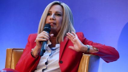 Από τη Βουλη για shopping therapy η ανανεωμένη Φώφη Από τη Βουλη για shopping therapy η ανανεωμένη Φώφη