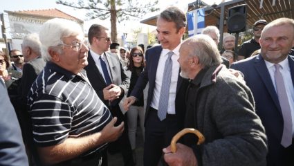 Υποδοχή με μαντινάδες -ΒΙΝΤΕΟ Υποδοχή με μαντινάδες -ΒΙΝΤΕΟ