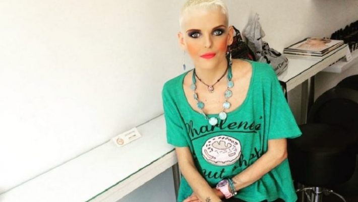 Αυτή η γυναίκα είναι η μυστική κληρονόμος της Νανάς Καραγιάννη Αυτή η γυναίκα είναι η μυστική κληρονόμος της Νανάς Καραγιάννη