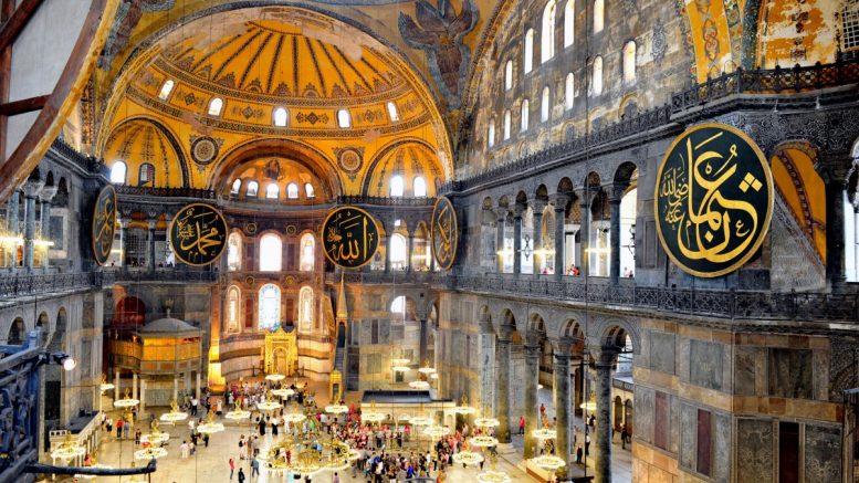 Πρόκληση της Τουρκίας: η απόφαση που θα κάνει τζαμί την Αγιά Σοφιά!