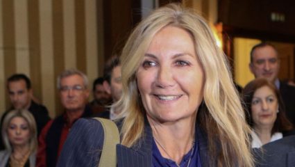 Η επίσκεψη της Μαρέβας και το δώρο που έλαβε – ΦΩΤΟ Η επίσκεψη της Μαρέβας και το δώρο που έλαβε – ΦΩΤΟ