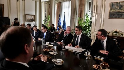 Το Μαξίμου στέλνει μήνυμα στους σκληροπυρηνικούς της Νέας Δημοκρατίας Το Μαξίμου στέλνει μήνυμα στους σκληροπυρηνικούς της Νέας Δημοκρατίας