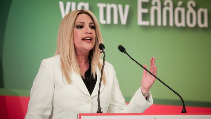 Έβγαλαν... μαχαίρια στο ΠΑΣΟΚ λίγες ώρες πριν από το συνέδριο Έβγαλαν... μαχαίρια στο ΠΑΣΟΚ λίγες ώρες πριν από το συνέδριο