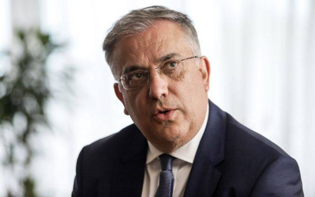 Σκληρά αλλά δίκαια μέτρα: Τι λέει ο Θεοδωρικάκος για το πλαφόν στο κέρδος