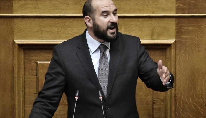 Πυρά Τζανακόπουλου σε Μητσοτάκη: «Θα αναδειχθεί στον μεγαλύτερο πολιτικό απατεώνα» Πυρά Τζανακόπουλου σε Μητσοτάκη: «Θα αναδειχθεί στον μεγαλύτερο πολιτικό απατεώνα»