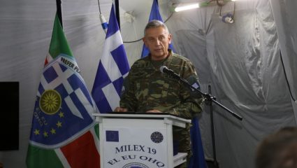 Οι νέες κρίσεις στις Ένοπλες Δυνάμεις Οι νέες κρίσεις στις Ένοπλες Δυνάμεις