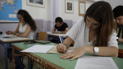 Σοβαρή καταγγελία για σκάνδαλο στις Πανελλήνιες εξετάσεις Σοβαρή καταγγελία για σκάνδαλο στις Πανελλήνιες εξετάσεις