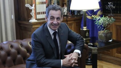 Καλεσμένος του Πατέρα ο Σαρκοζί Καλεσμένος του Πατέρα ο Σαρκοζί