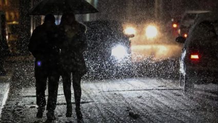 Χιόνια, 10 βαθμοί κάτω, παγετός: Η «Ζηνοβία» παγώνει την Ελλάδα την Πρωτοχρονιά (vid) Χιόνια, 10 βαθμοί κάτω, παγετός: Η «Ζηνοβία» παγώνει την Ελλάδα την Πρωτοχρονιά (vid)