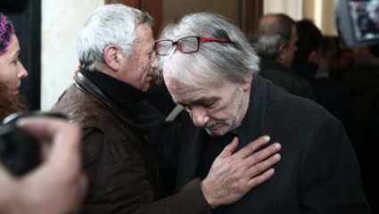 H πρώτη δημόσια εμφάνιση του Ανδρέα Μικρούτσικου μετά τη νοσηλεία του στην Εντατική H πρώτη δημόσια εμφάνιση του Ανδρέα Μικρούτσικου μετά τη νοσηλεία του στην Εντατική