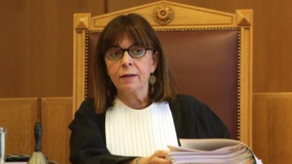Παγκόσμια πρωτοτυπία: Το μοναδικό μέρος της Ελλάδας που απαγορεύεται να πάει η κ. Σακελλαροπούλου Παγκόσμια πρωτοτυπία: Το μοναδικό μέρος της Ελλάδας που απαγορεύεται να πάει η κ. Σακελλαροπούλου
