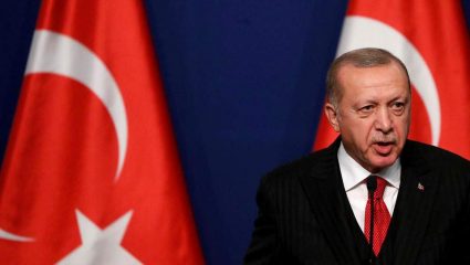 Στην κόψη του ξυραφιού: Αυτοί εισηγούνται στον Ερντογάν να επιτεθεί στην Ελλάδα Στην κόψη του ξυραφιού: Αυτοί εισηγούνται στον Ερντογάν να επιτεθεί στην Ελλάδα