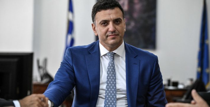Κατέβηκε από το αυτοκίνητό του και έκανε τον τροχονόμο ο Κικίλιας! Κατέβηκε από το αυτοκίνητό του και έκανε τον τροχονόμο ο Κικίλιας!
