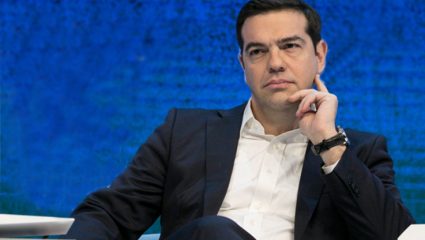 Στην αντεπίθεση ο Τσίπρας εγκαλεί τον Μητσοτάκη: «Στο σπίτι του Βολταίρου δε μιλάνε για σκοινί» (Vid) Στην αντεπίθεση ο Τσίπρας εγκαλεί τον Μητσοτάκη: «Στο σπίτι του Βολταίρου δε μιλάνε για σκοινί» (Vid)