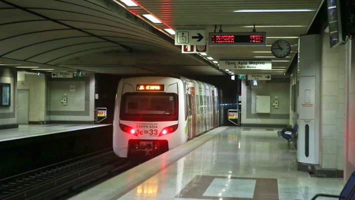 Κλείνουν το μετρό και τα σχολεία: αυτό είναι το σχέδιο της κυβέρνησης για τον κορωνοϊό στην Ελλάδα Κλείνουν το μετρό και τα σχολεία: αυτό είναι το σχέδιο της κυβέρνησης για τον κορωνοϊό στην Ελλάδα