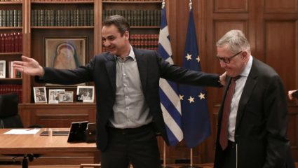 Το Μαξίμου θυμίζει NBA! – ΦΩΤΟ Το Μαξίμου θυμίζει NBA! – ΦΩΤΟ