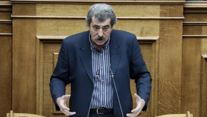 Έξαλλος με τον Άδωνι Γεωργιάδη ο Πολάκης: «Κατέβασέ την αν έχεις τσίπα» (Pic) Έξαλλος με τον Άδωνι Γεωργιάδη ο Πολάκης: «Κατέβασέ την αν έχεις τσίπα» (Pic)