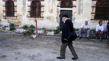 Μανώλης Γλέζος: Το ΠΑΣΟΚ και τα fake news για τη σημαία της Ακρόπολης και την ΕΟΝ Μανώλης Γλέζος: Το ΠΑΣΟΚ και τα fake news για τη σημαία της Ακρόπολης και την ΕΟΝ