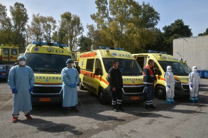 «Έφυγε σαν να ανατινάχτηκε»: Τι λένε οι γιατροί για τον 35χρονο χωρίς υποκείμενο νόσημα που έσβησε από κορωνοϊό